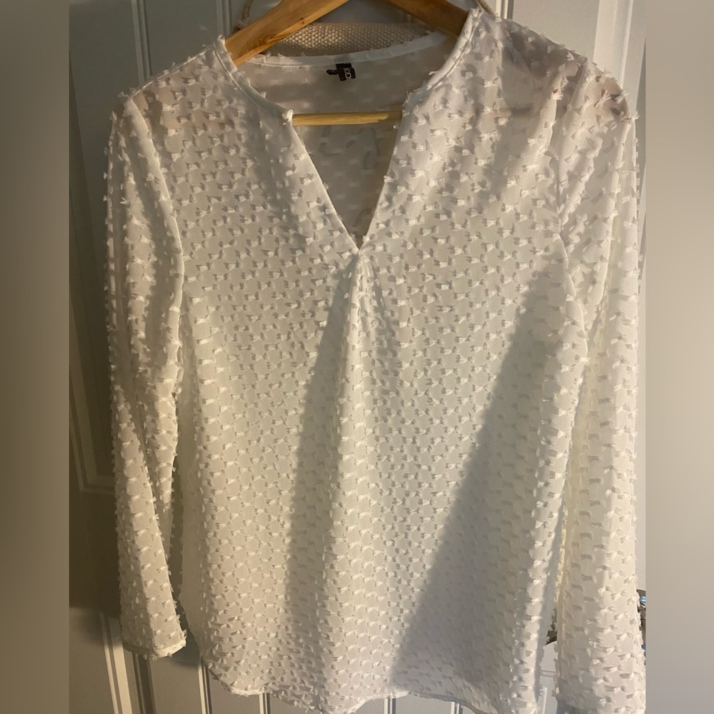 White elegant light waited blouse size m